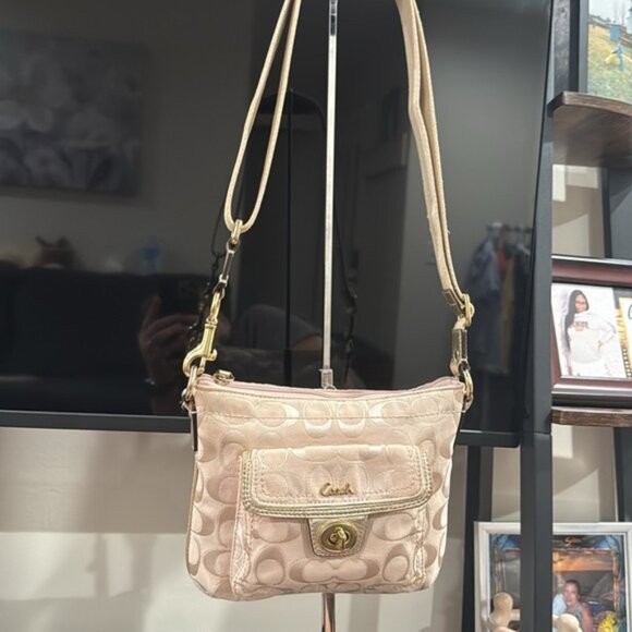 Coach Penelope Signature Jacquard Turnlock Pocket Swingpack Crossbody Bag (EUC) - Picture 16 of 16